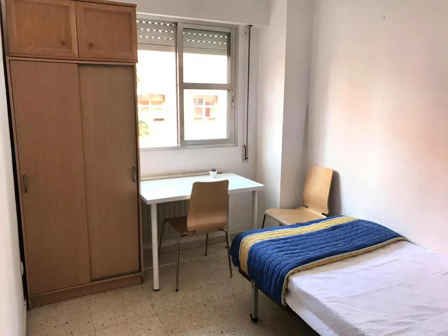 Habitación de Piso para compartir en  Madrid Capital con Calefacción, Amueblado y Lavadora