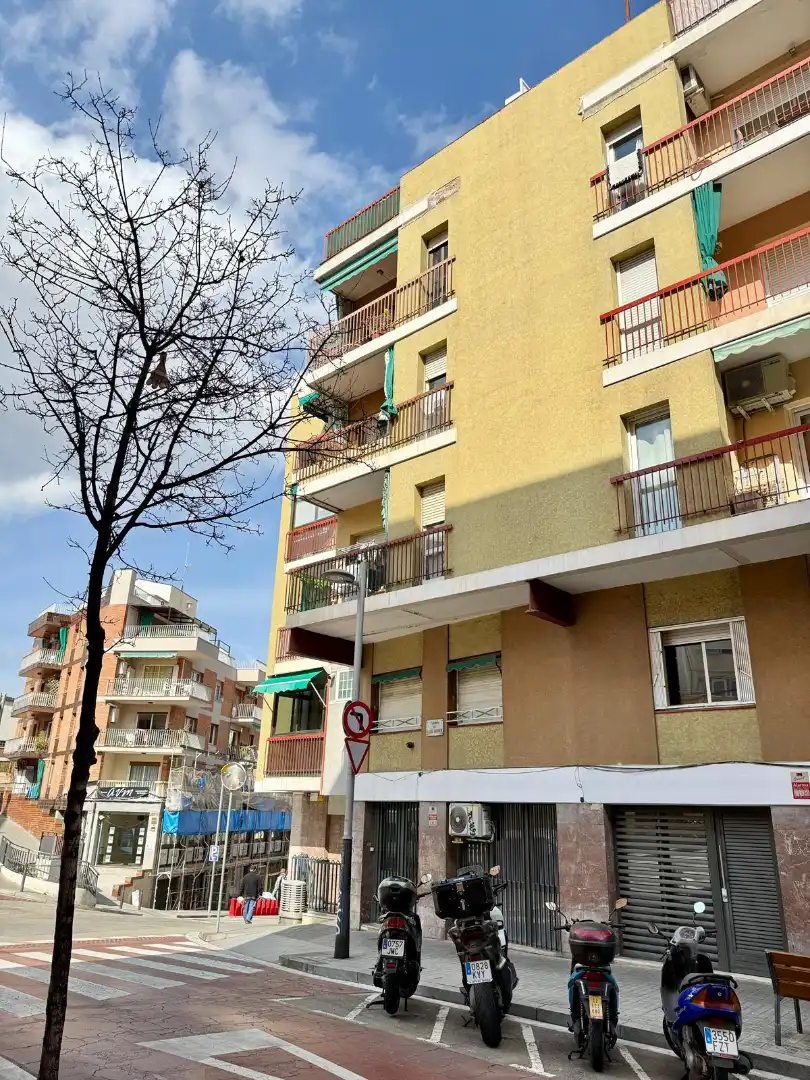 Außenansicht von Wohnung zum Verkauf in Barcelona mit Parkett und Alarm
