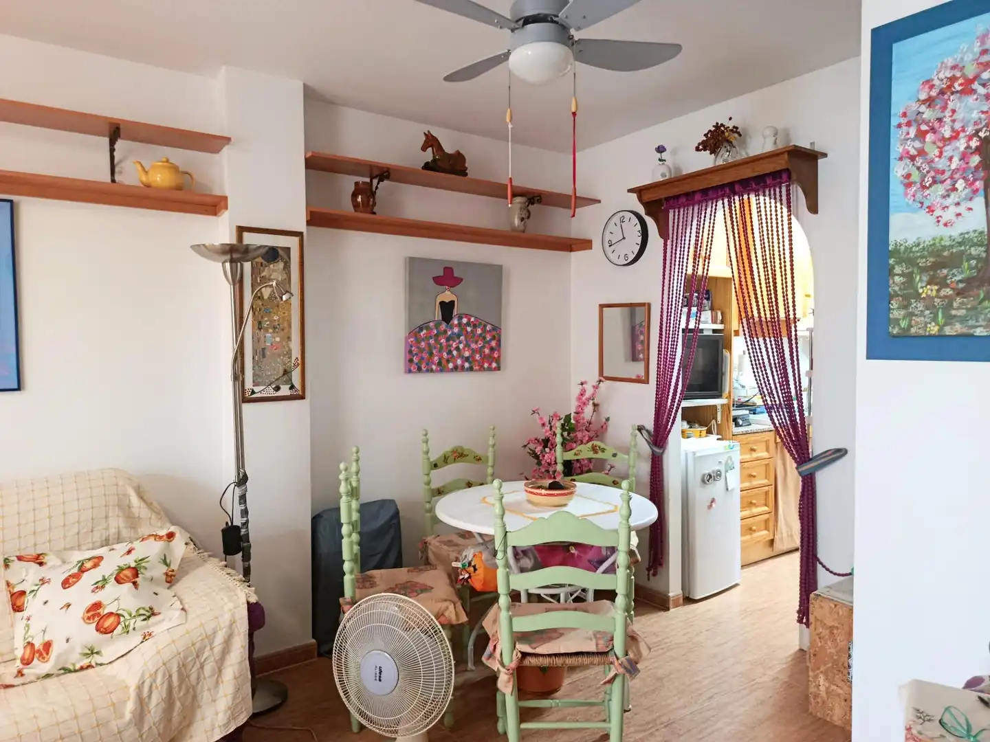 Sala d'estar de Casa adosada en venda en Castalla amb Jardí privat, Terrassa i Moblat