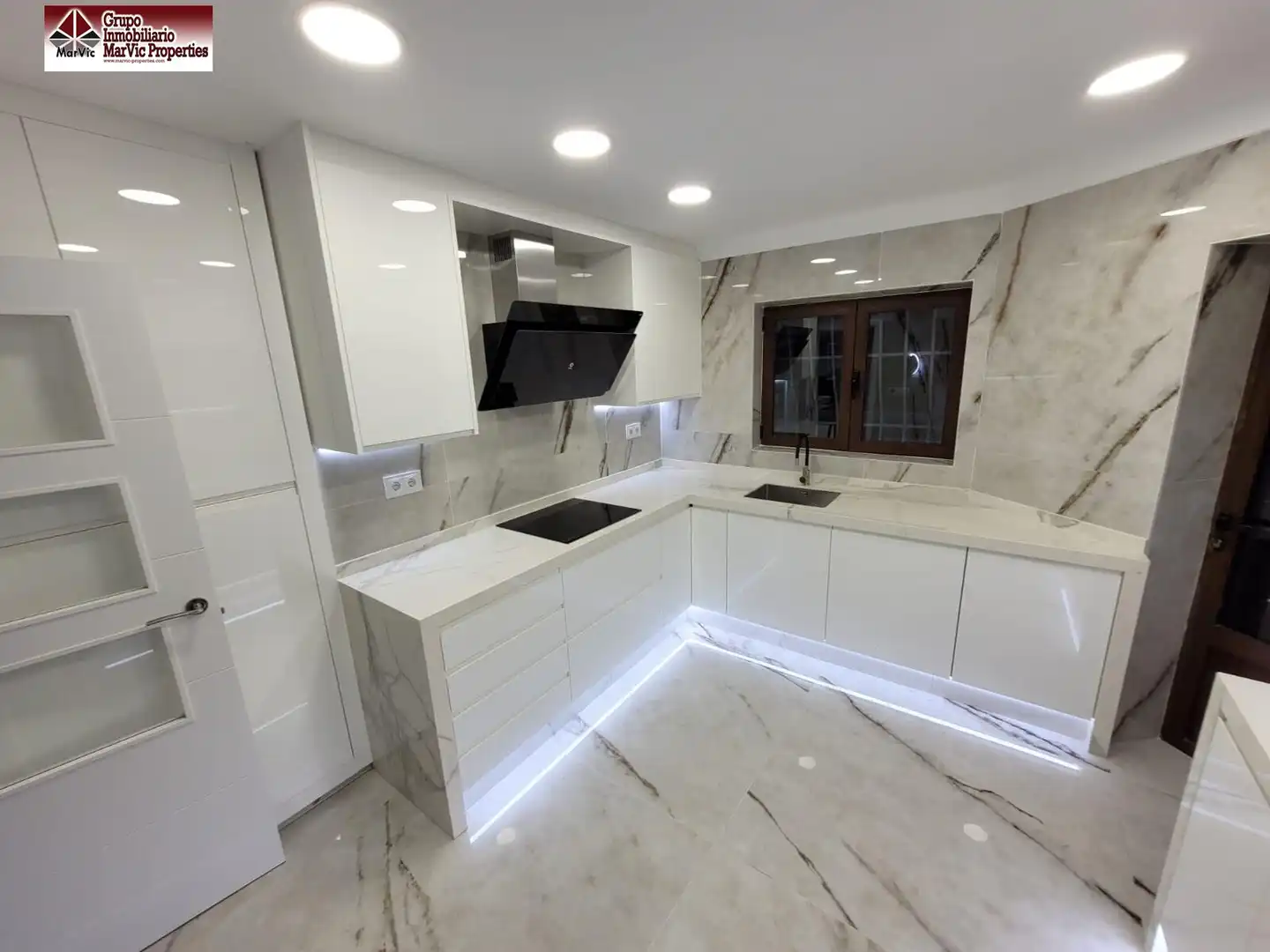 Chalet con piscina en venta en Coloma, imagen 60