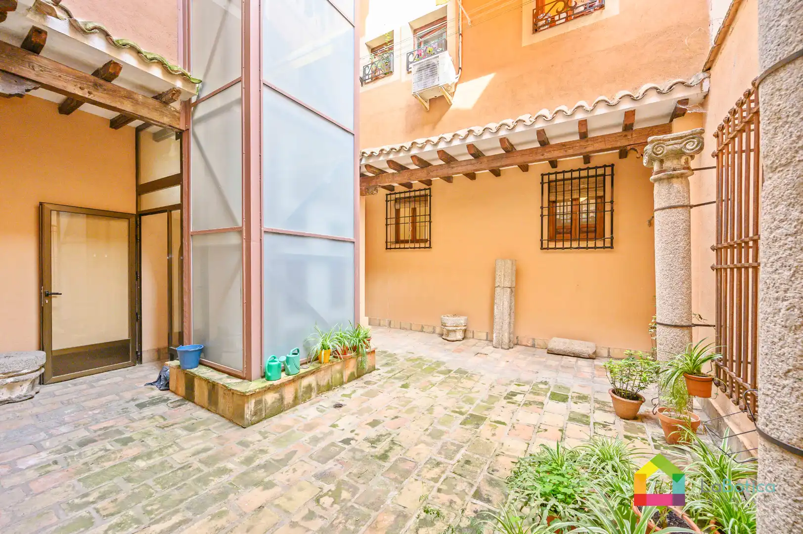 Exterior view of Flat for sale in Toledo  with Air Conditioner, Heating and Storage room