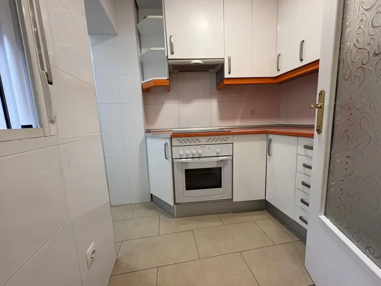 Cocina de Piso de alquiler en Madrid con Aire acondicionado y Balcón