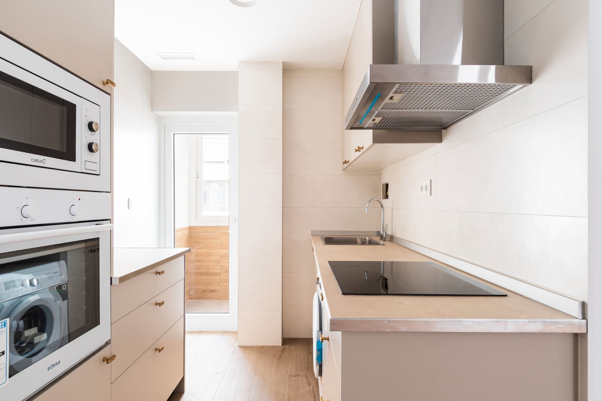 Cuina de Apartament de lloguer en  Zaragoza Capital amb Calefacció, Moblat i Forn