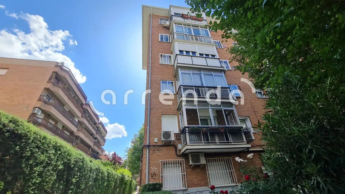 Vista exterior de Planta baja de alquiler en  Madrid Capital con Aire acondicionado