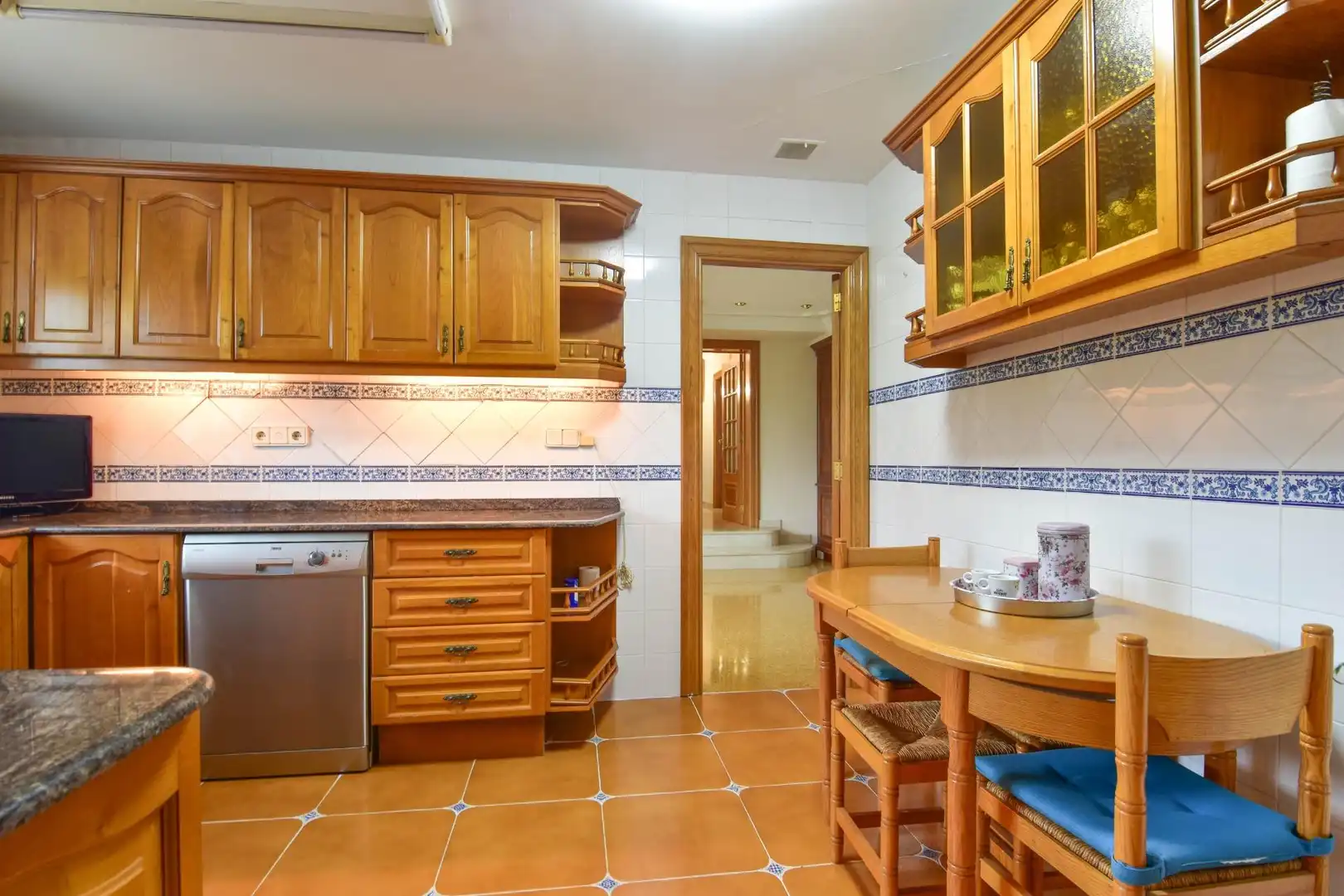 Cuina de Casa o xalet en venda en Torrent amb Aire condicionat, Jardí privat i Terrassa