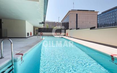 Piscina de Àtic en venda en  Madrid Capital amb Aire condicionat, Terrassa i Traster