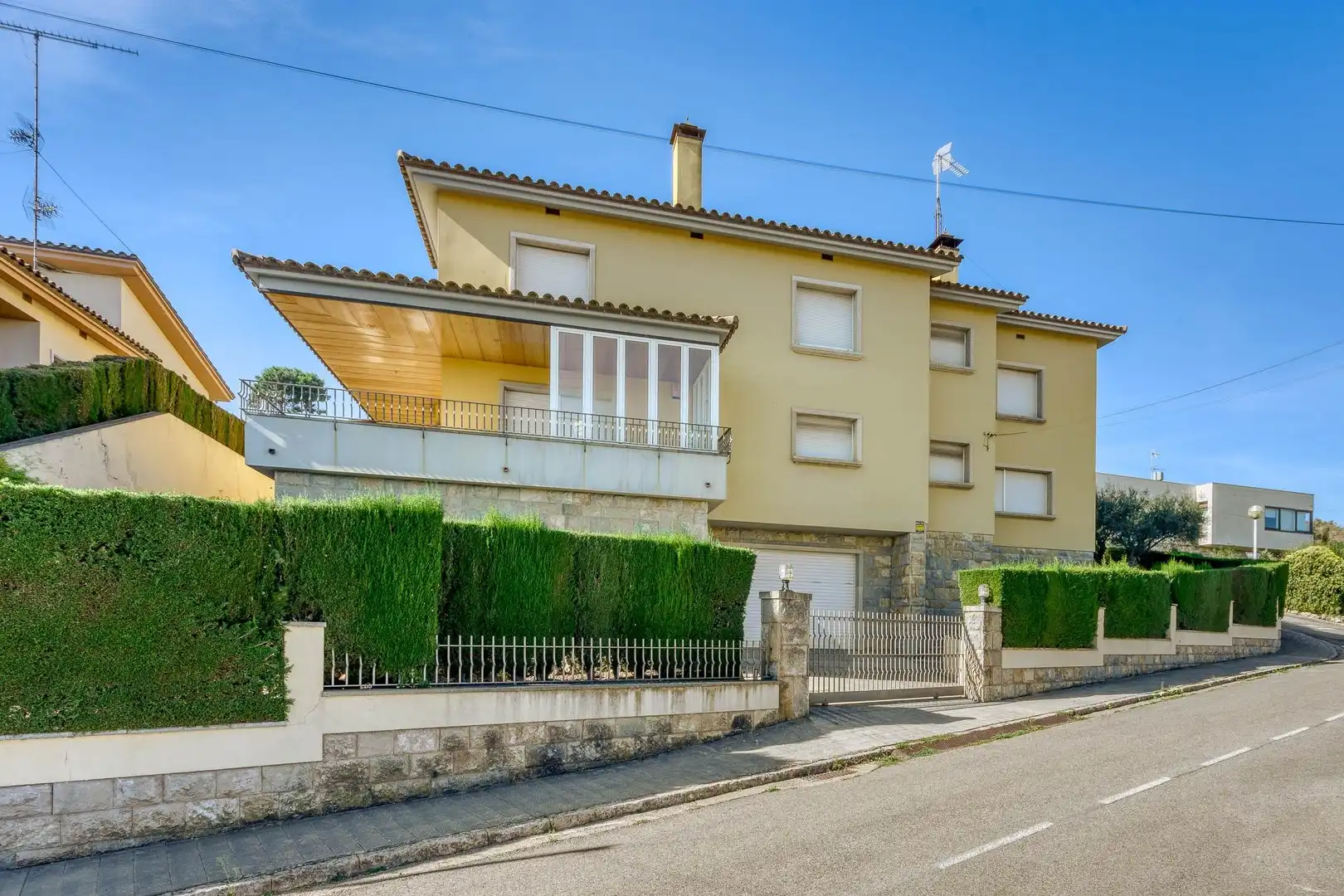 Vista exterior de Casa o chalet en venta en Figueres con Aire acondicionado, Jardín privado y Terraza