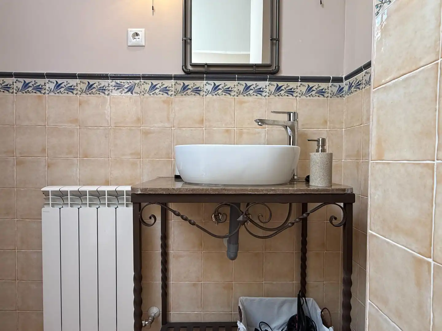 Baño de Finca rústica en venta en Auñón con Terraza, Amueblado y Balcón