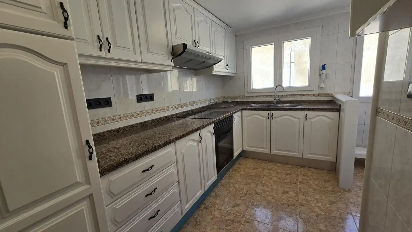 Küche von Wohnung zur Miete in Gandia mit Klimaanlage, Terrasse und Möbliert