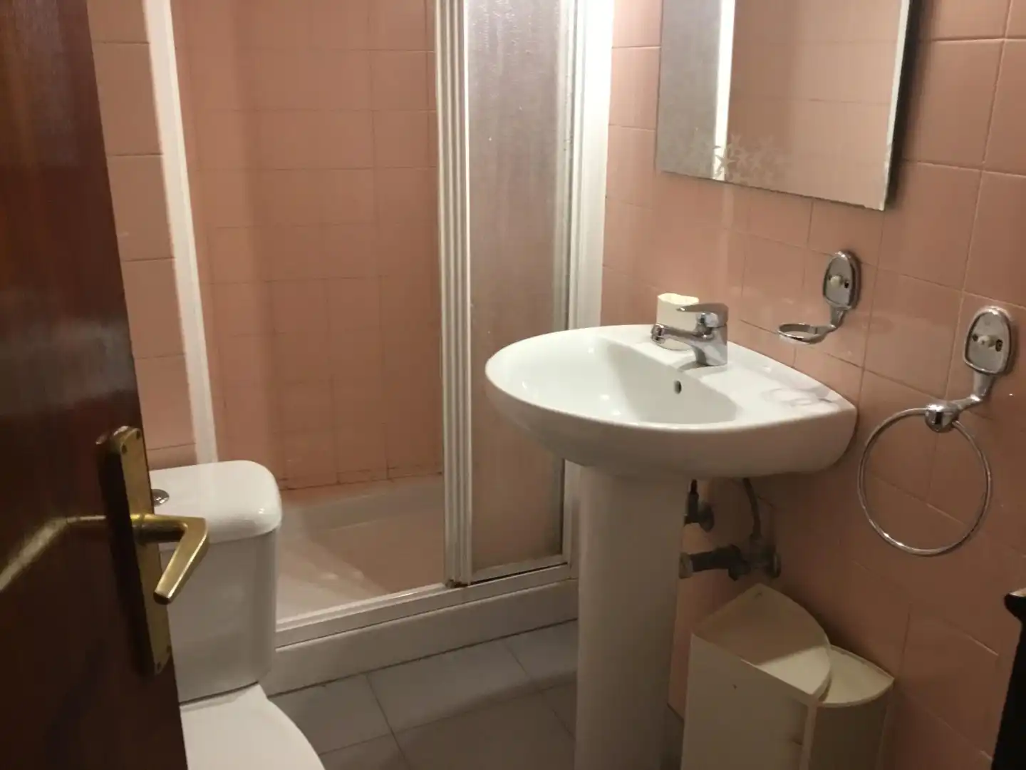Badezimmer von Wohnung zum Verkauf in Galdakao mit Terrasse und Balkon