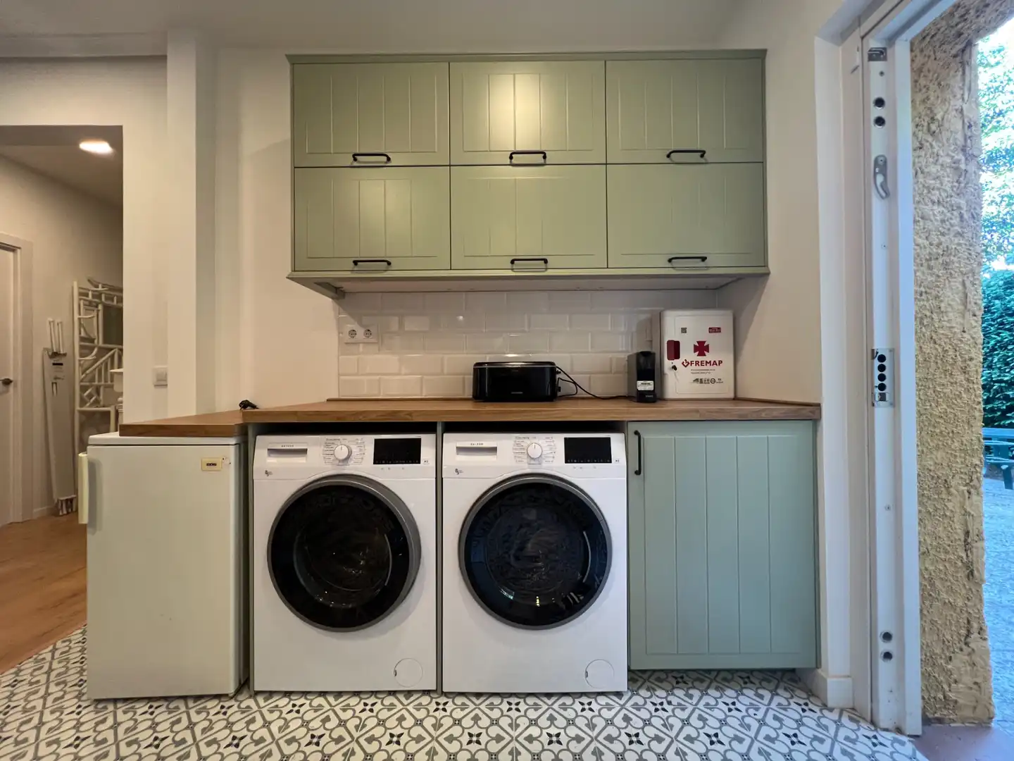 Cuina de Casa o xalet per a compartir en Madrid amb Aire condicionat, Calefacció i Jardí privat