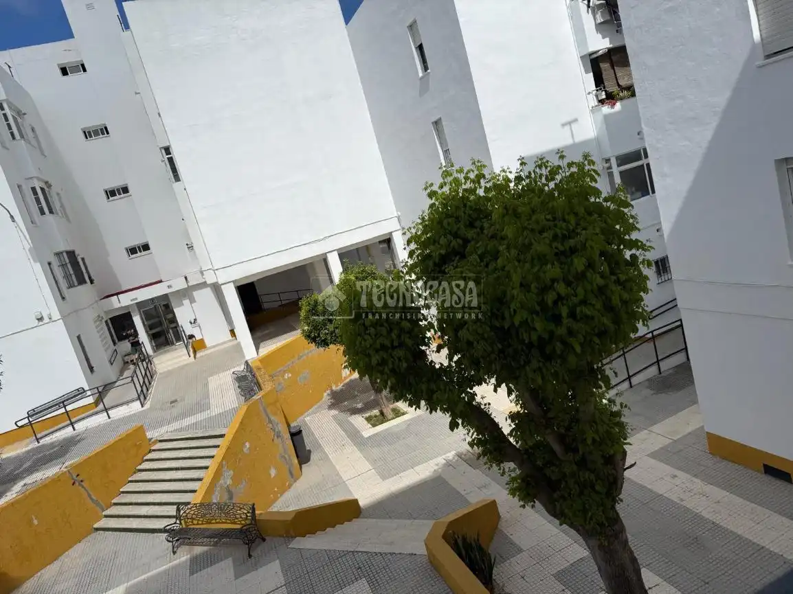 Vista exterior de Pis en venda en Chiclana de la Frontera amb Moblat