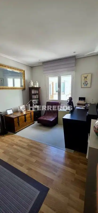 Flat with lift for sale in gonzalo de berceo, imagen 2
