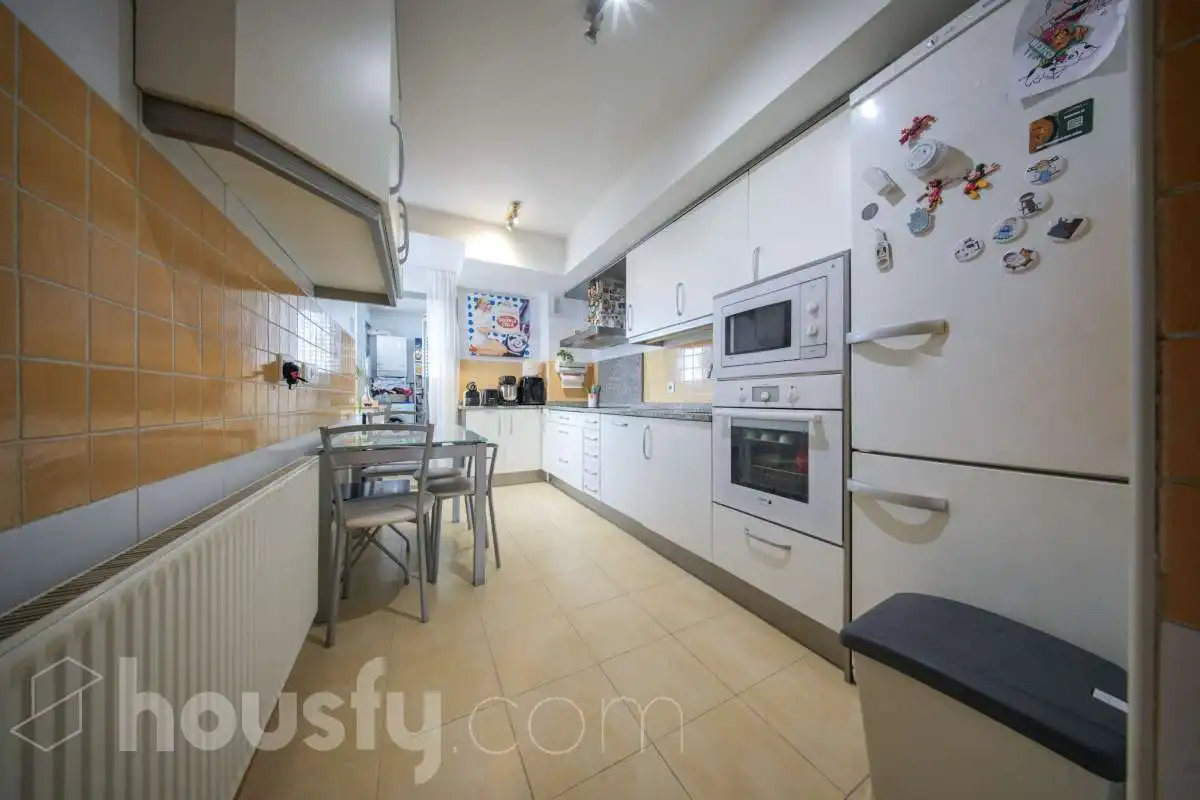 Flat with pool for sale in Cl. Castiello de Jaca ., imagen 19
