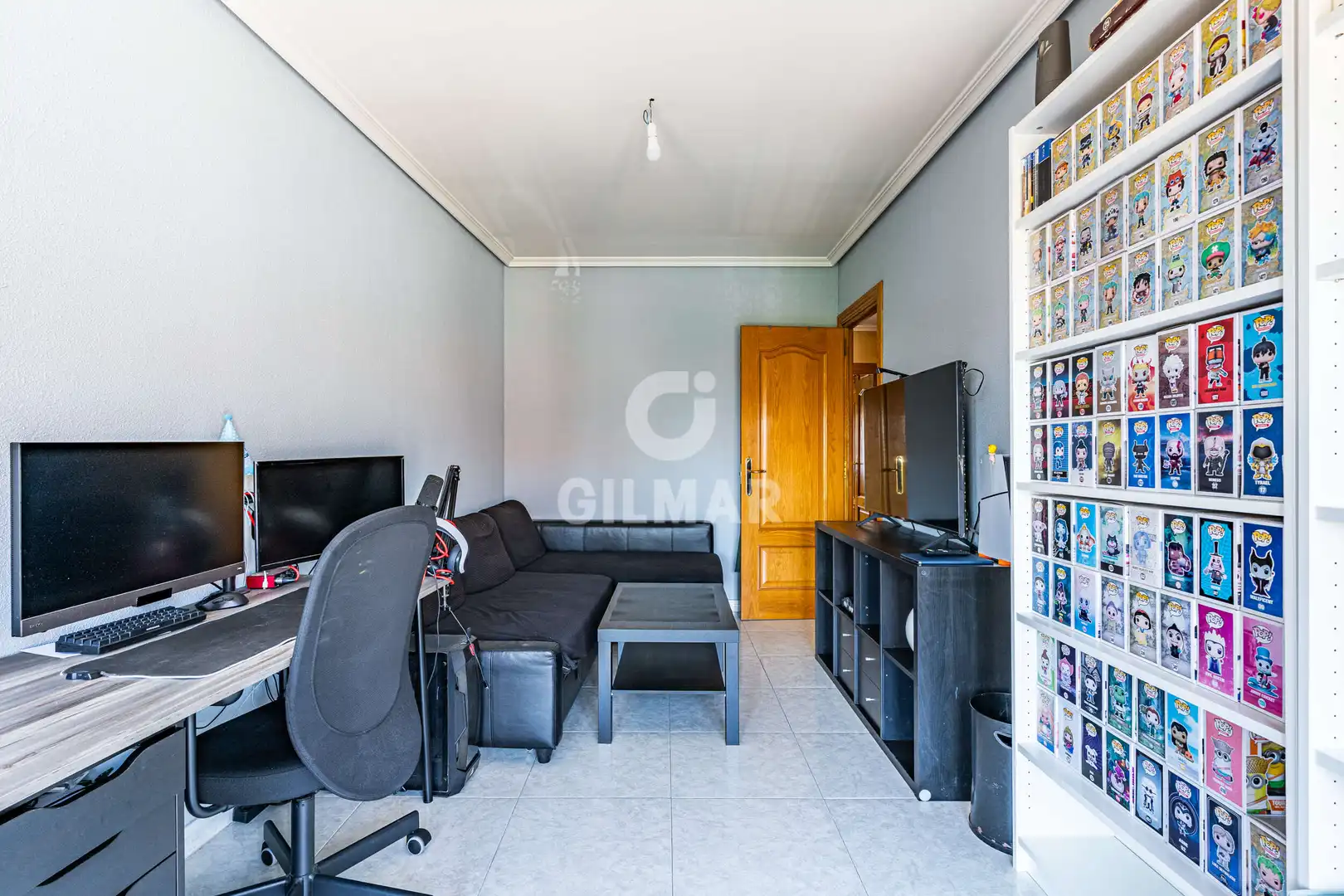 Habitación de Casa adosada en venta en Colmenar Viejo con Calefacción y Jardín privado
