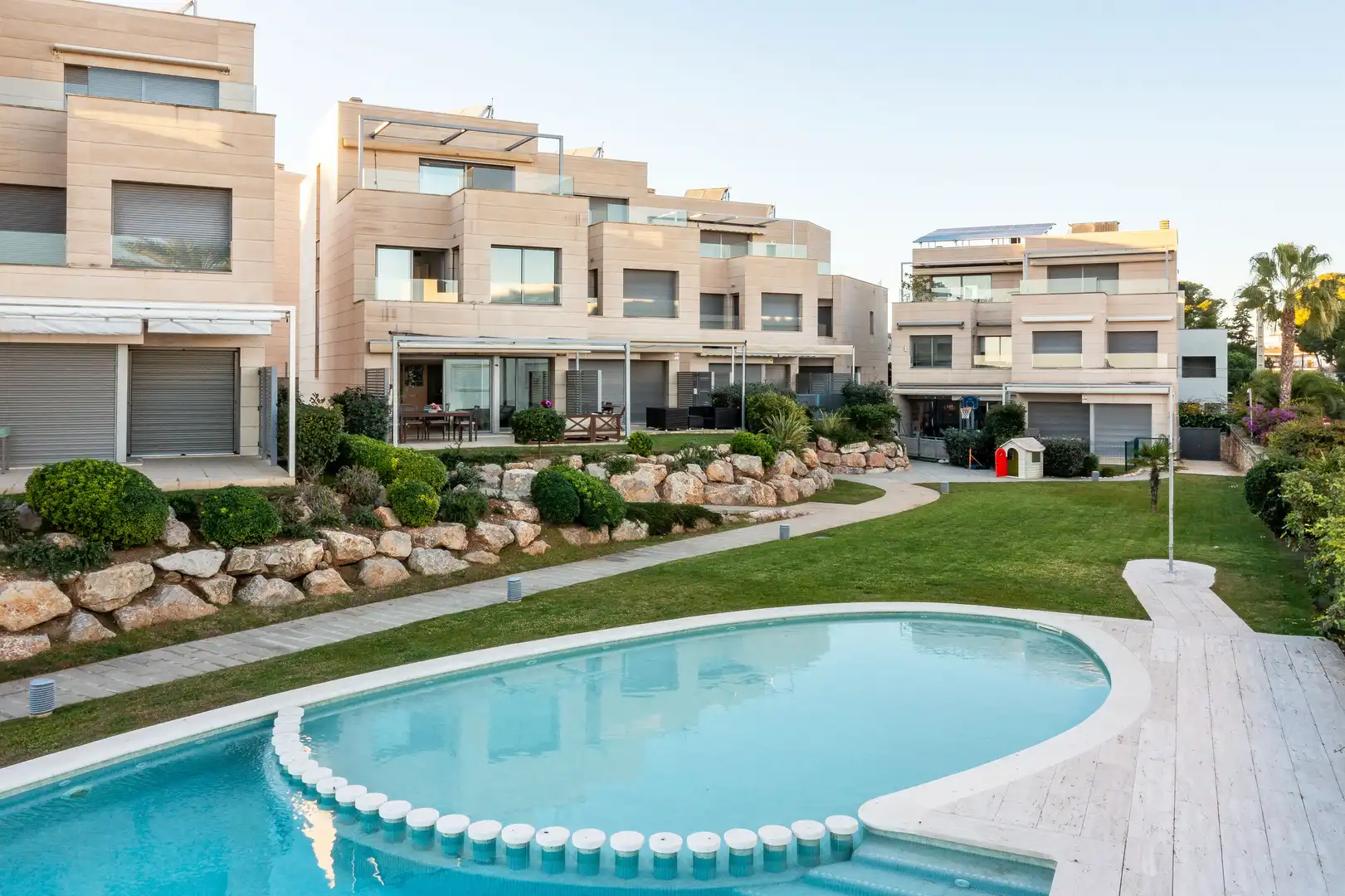 Doppelhaushälfte mit Pool zum Verkauf in Carrer dels Pins 13, imagen 3