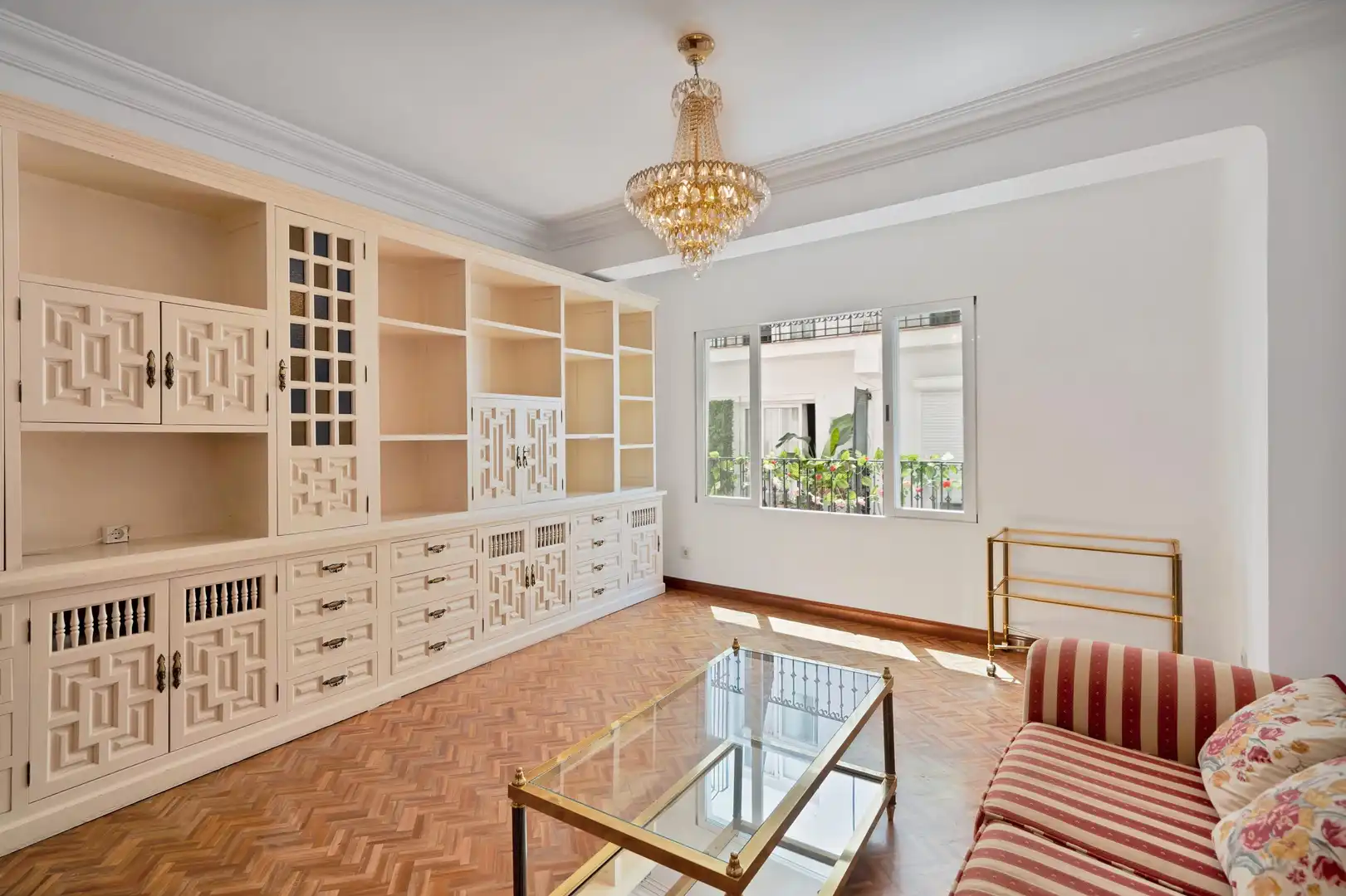 Living room of Apartments for sale in Marbella  with Parquet flooring and Balcony