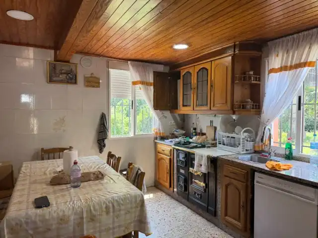 Küche von Country house zum Verkauf in Trabada mit Heizung, Privatgarten und Terrasse