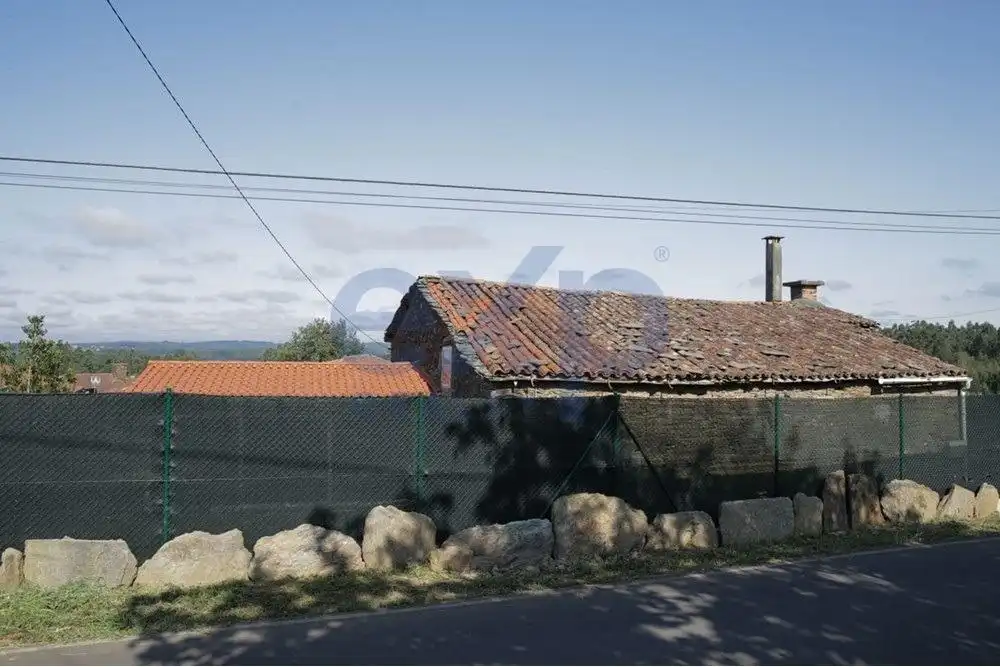 Country house zum Verkauf in Touro mit Privatgarten und Terrasse