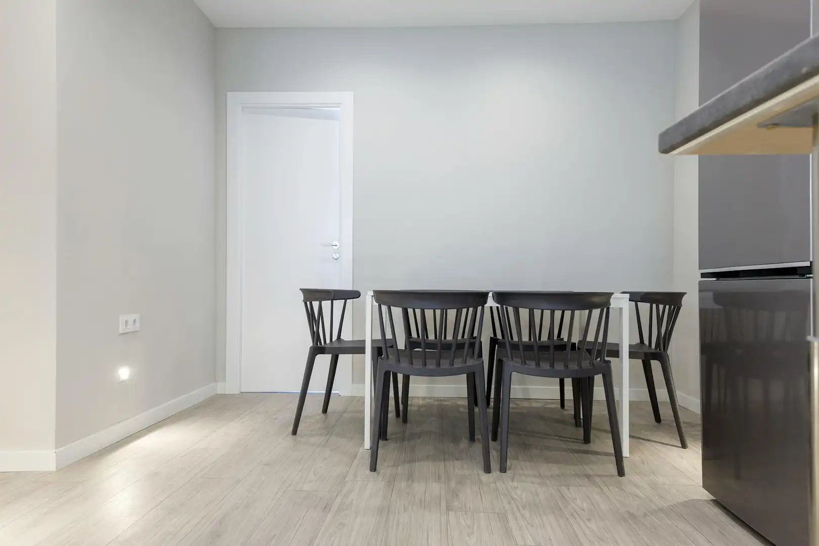 Dining room of Flat for share in Valencia  with Air Conditioner, Washing machine and TV