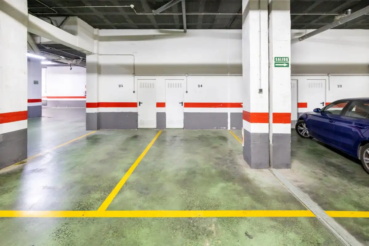Parking of Flat for rent in Granada  with Heating, Private garden and Storage room