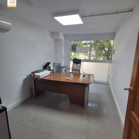 Oficina en Alquiler en Avenida ANDALUCIA, 218 en Zona Calvario