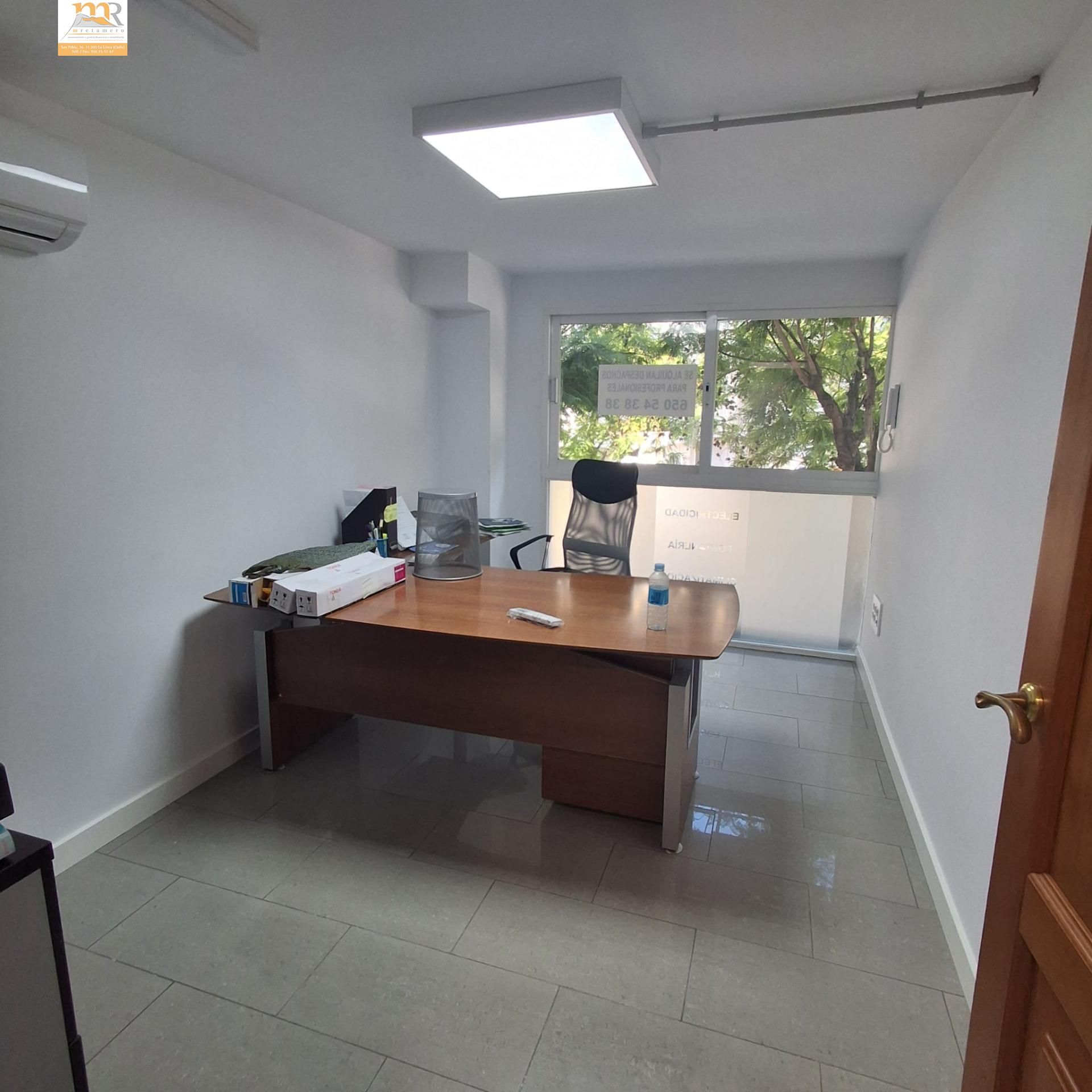 Oficina de alquiler en Estepona con Aire acondicionado