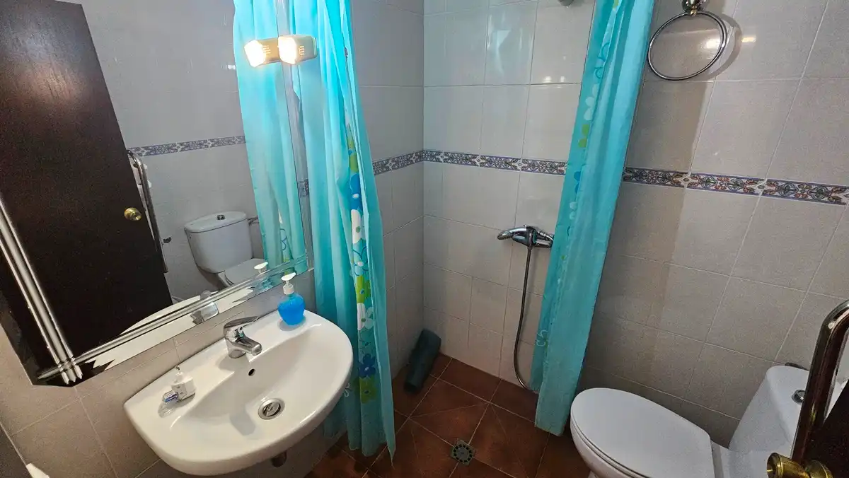 Baño de Casa o chalet en venta en Higuera de la Sierra con Aire acondicionado, Jardín privado y Terraza