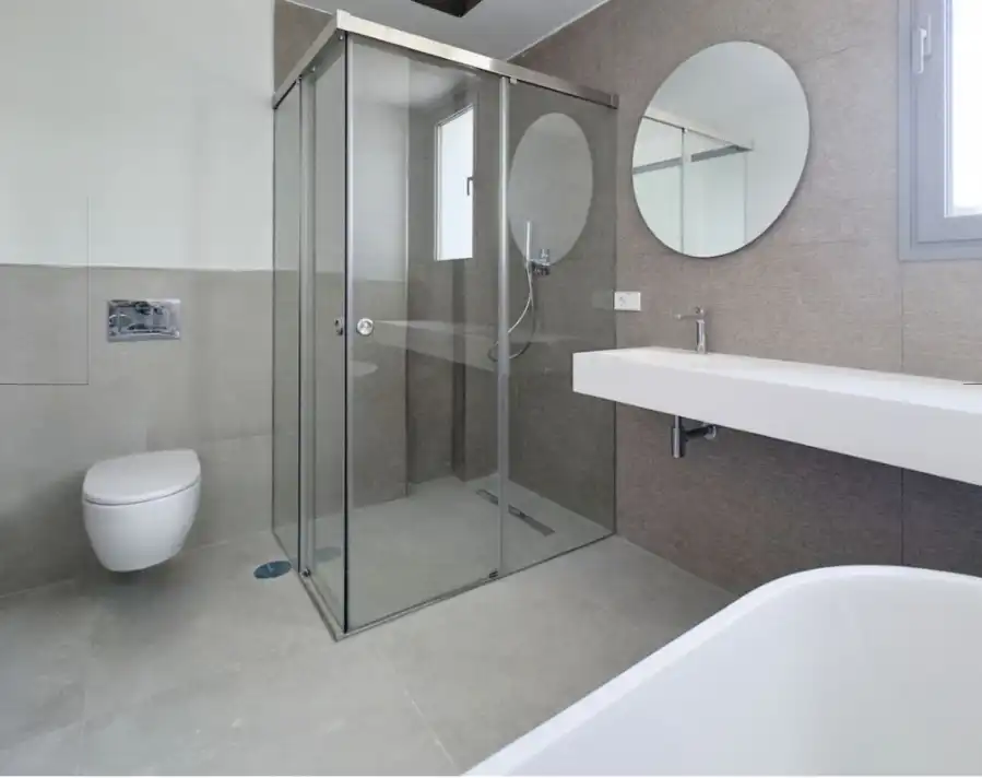 Badezimmer von Wohnung zum Verkauf in Marbella mit Terrasse, Abstellraum und Schwimmbad