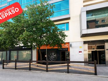 Local comercial en traspàs a Jaén - Esteban Ramírez 2