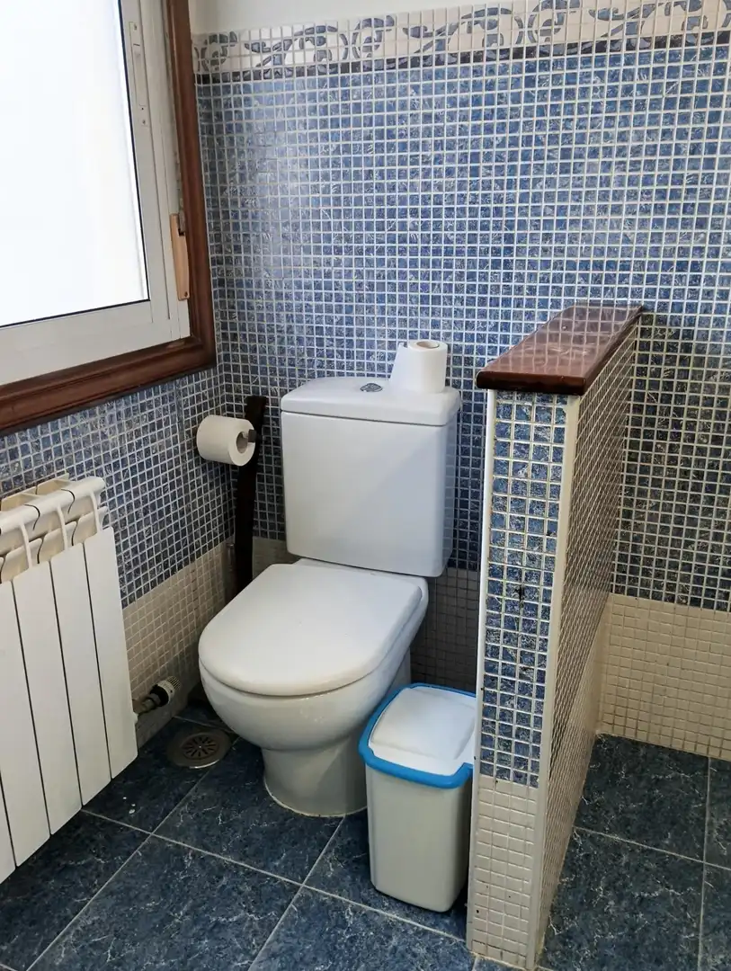 Bathroom of Flat for rent in Vigo   with Heating and Parquet flooring