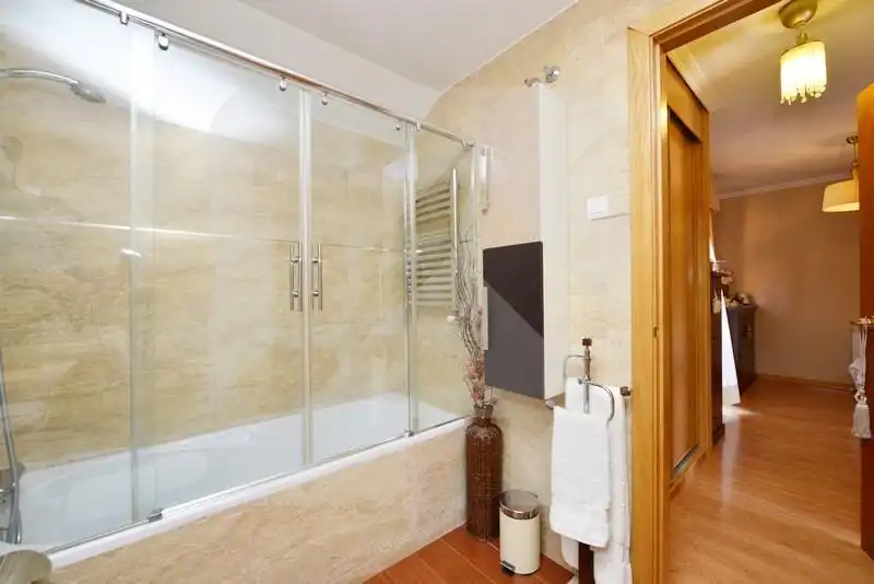 Baño de Ático en venta en Valdemoro con Aire acondicionado, Calefacción y Terraza