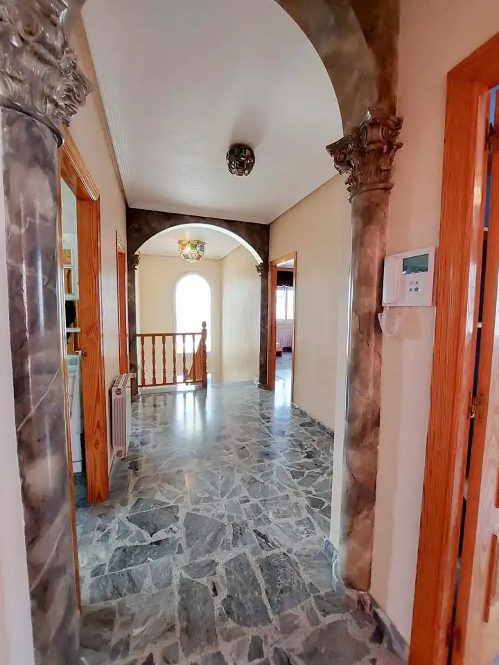 Casa o chalet en venta en Elche / Elx con Aire acondicionado y Jardín privado