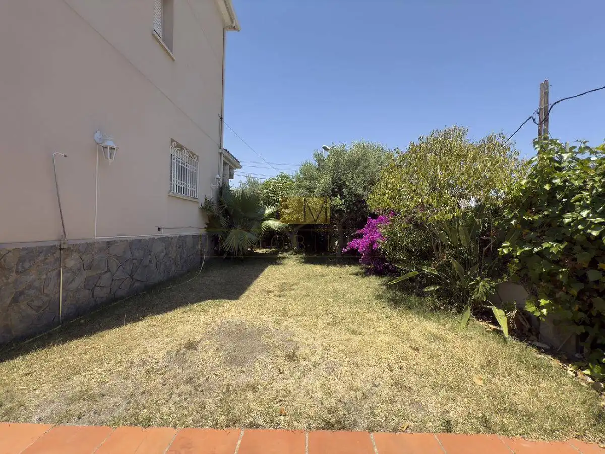 Jardí de Casa o xalet en venda en Sant Pere de Ribes amb Aire condicionat, Calefacció i Jardí privat