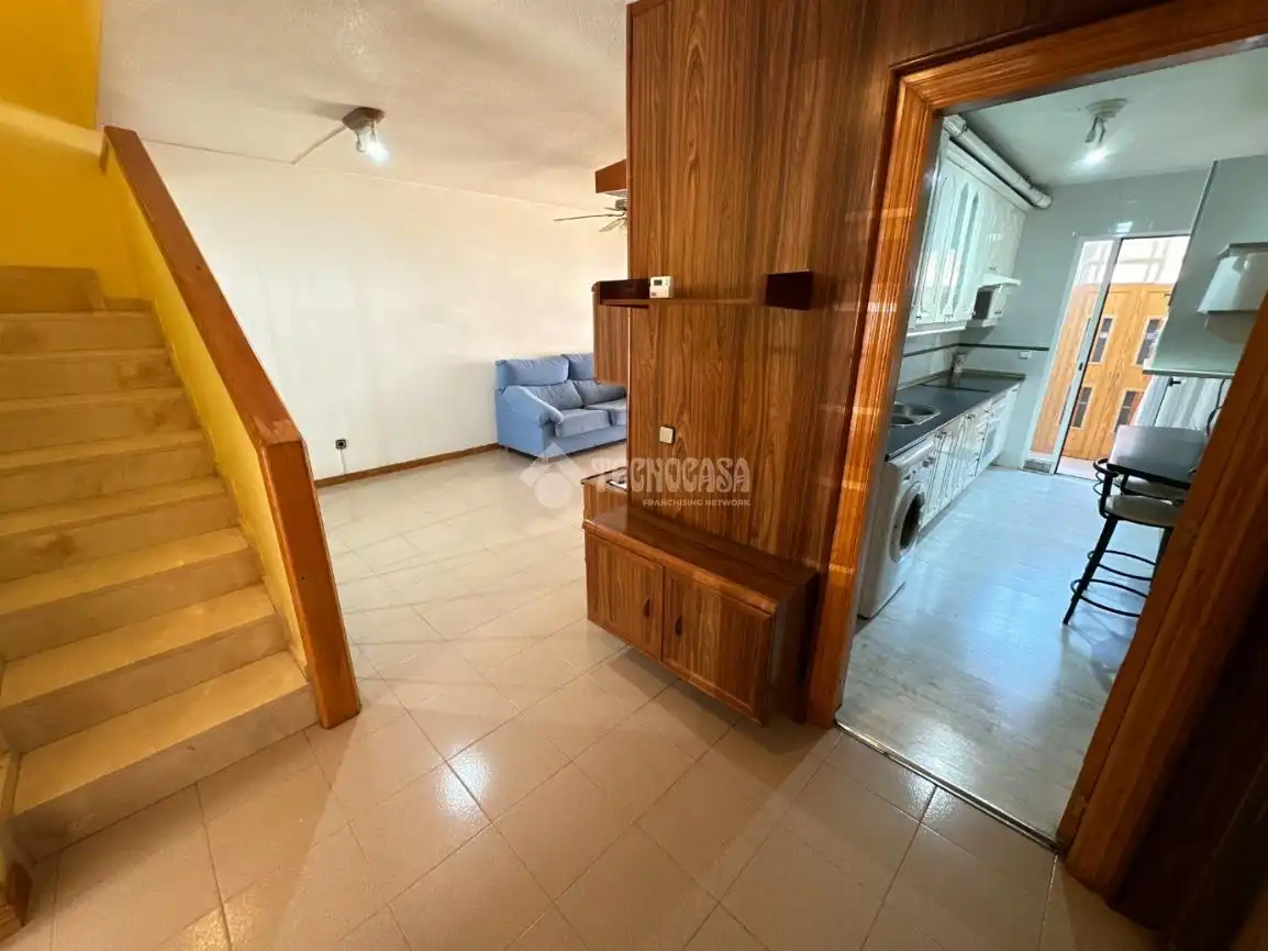 Casa aparellada en venda a Marchamalo, imagen 6