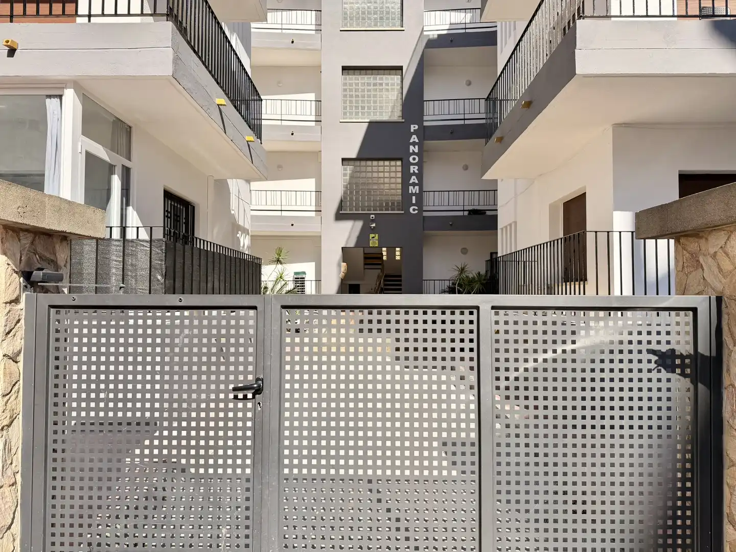 Vista exterior de Piso en venta en Roses con Calefacción, Jardín privado y Balcón