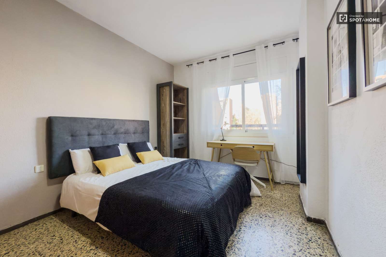 Dormitori de Pis per a compartir en  Barcelona Capital amb Aire condicionat i Terrassa