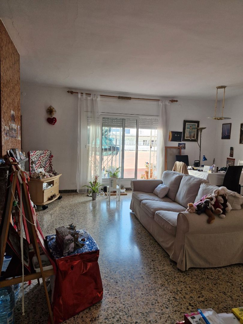 Living room of House or chalet for sale in Cubelles  with Terrace, Oven and Balcony