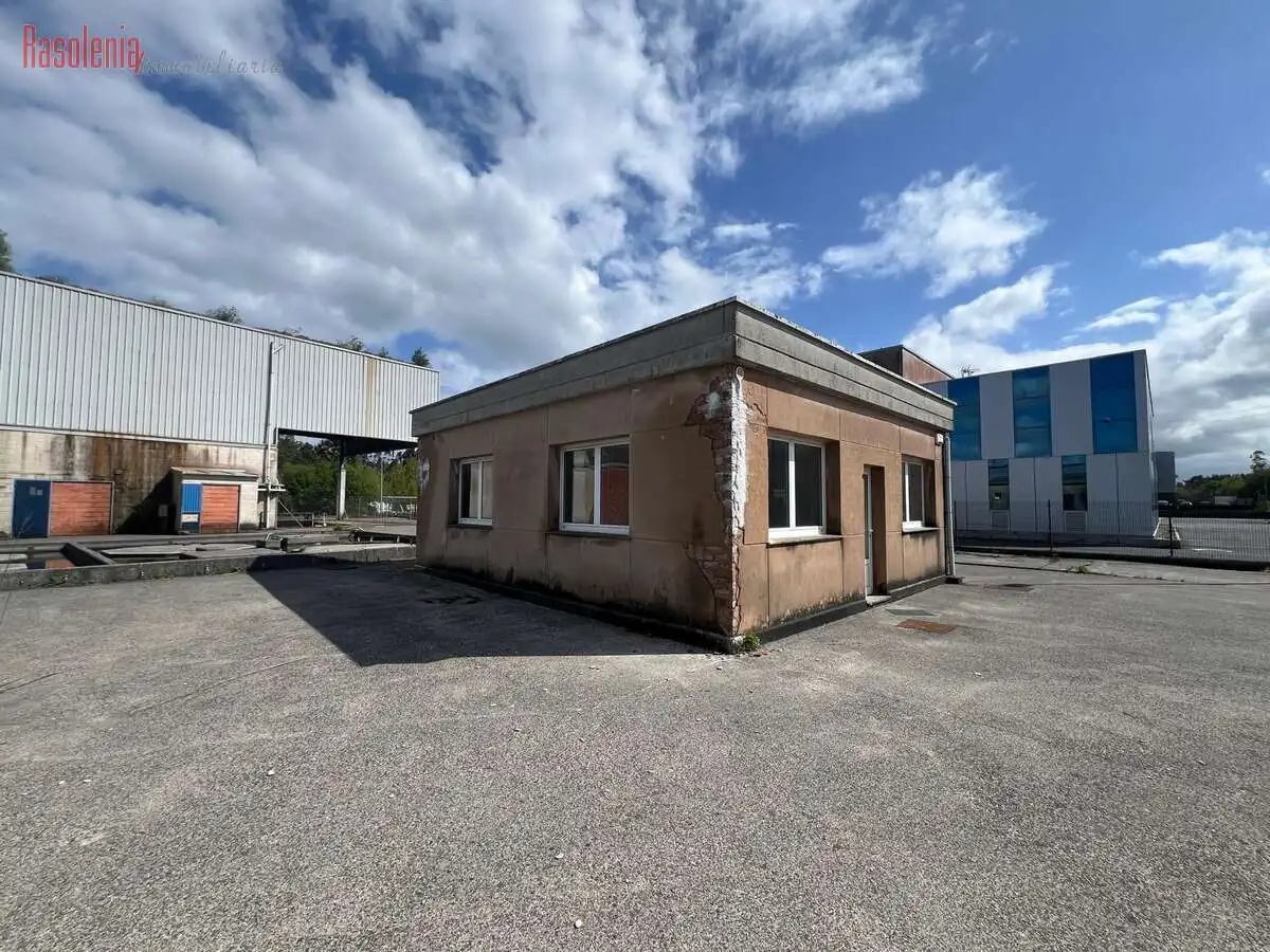 Vista exterior de Nave industrial en venta en Cerceda
