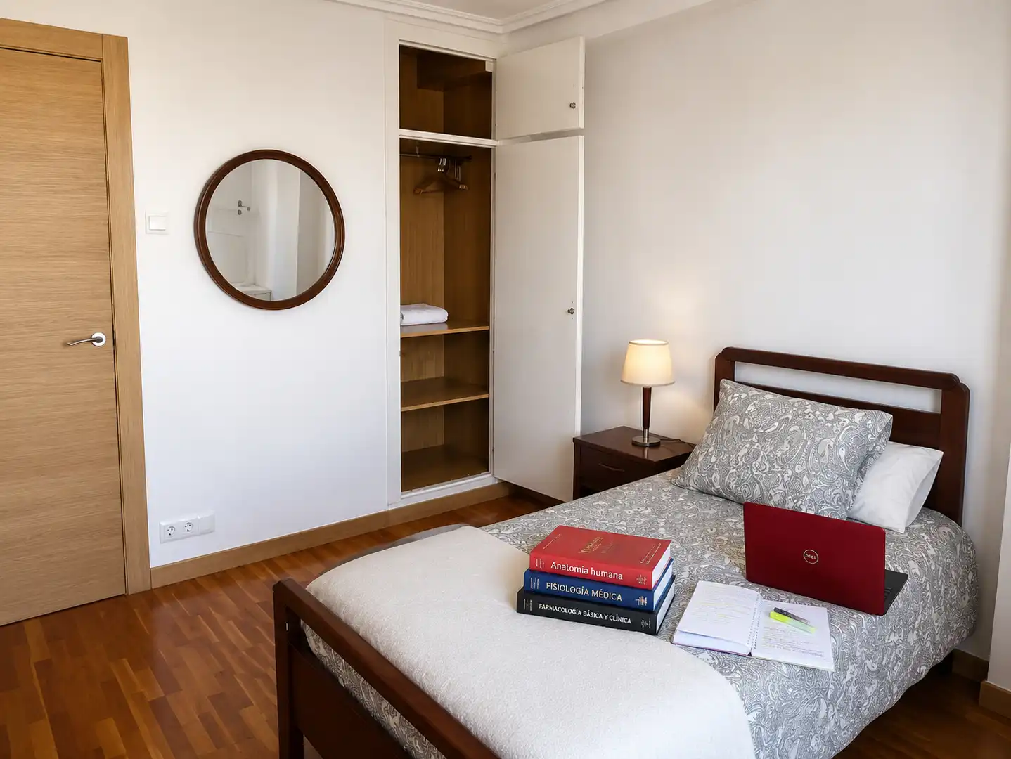Bedroom of Flat for rent in Santander  with Heating, Terrace and Furnished