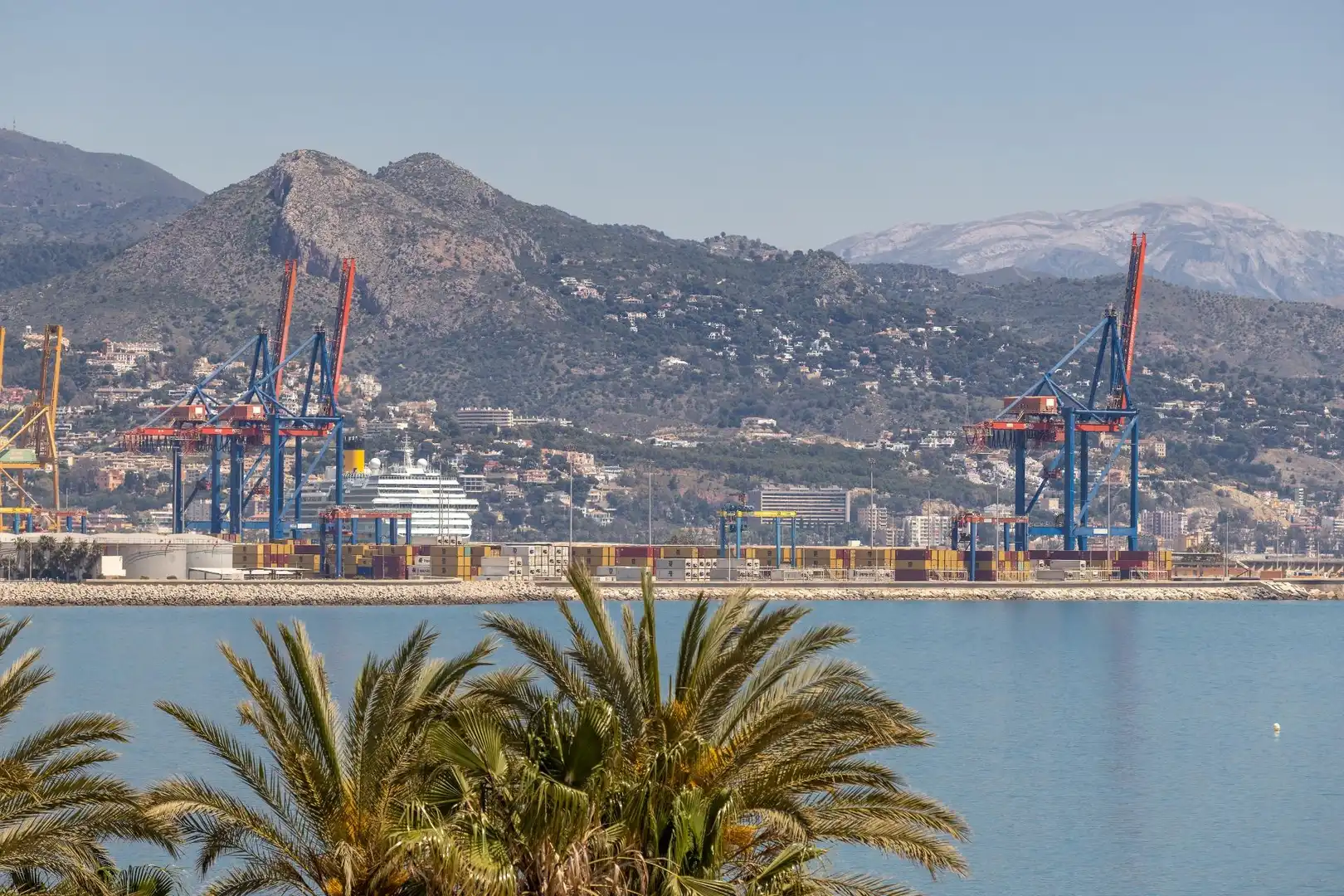 Vista exterior de Pis en venda en Málaga amb Aire condicionat, Calefacció i Jardí privat