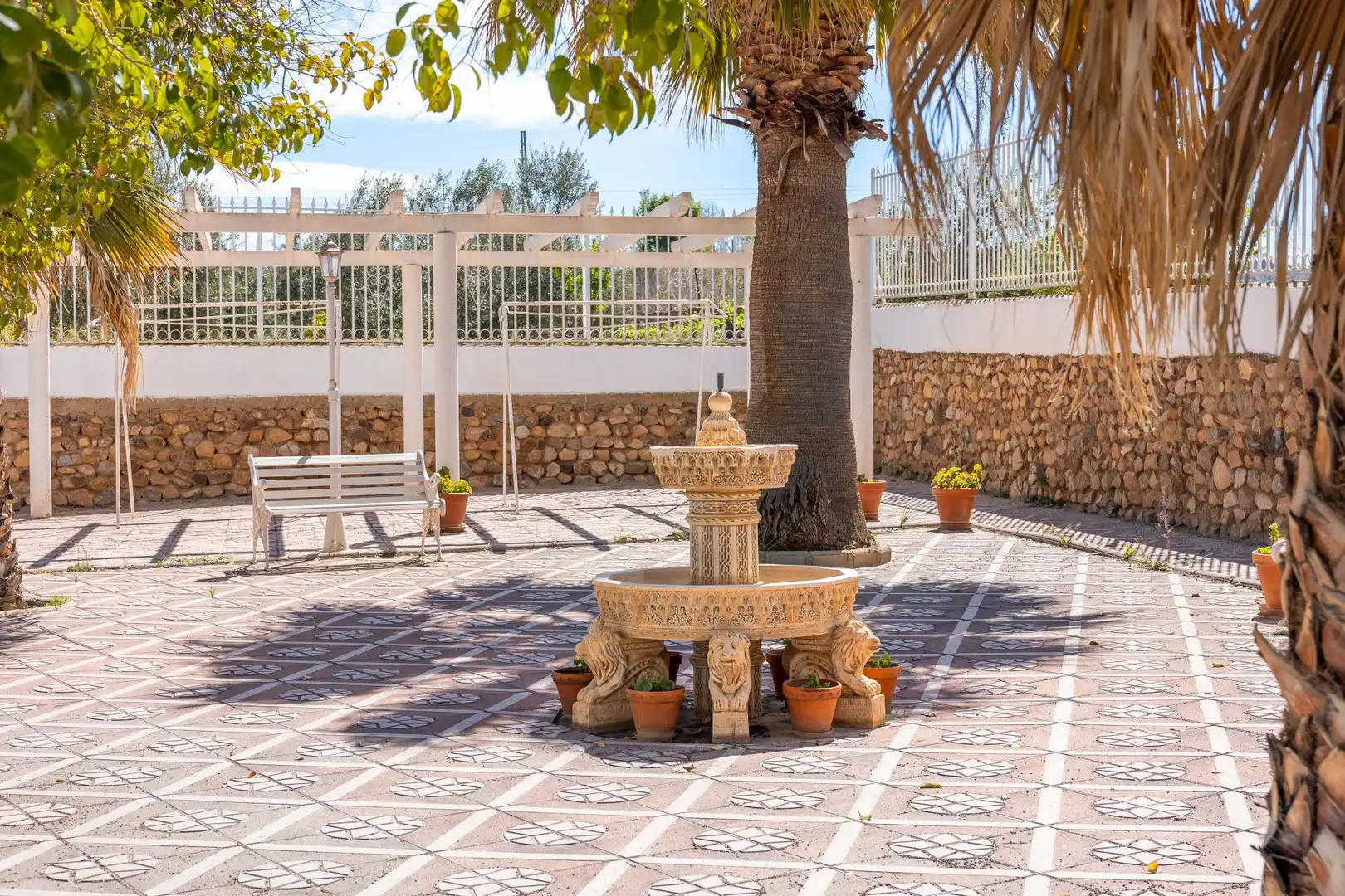 Jardín de Casa o chalet en venta en Guadix con Aire acondicionado, Calefacción y Jardín privado