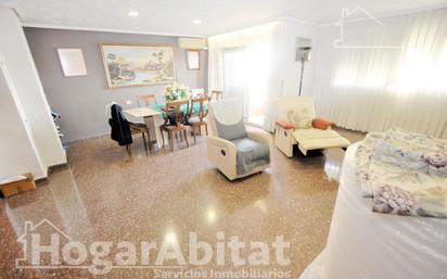 Sala d'estar de Pis en venda en  Valencia Capital amb Balcó