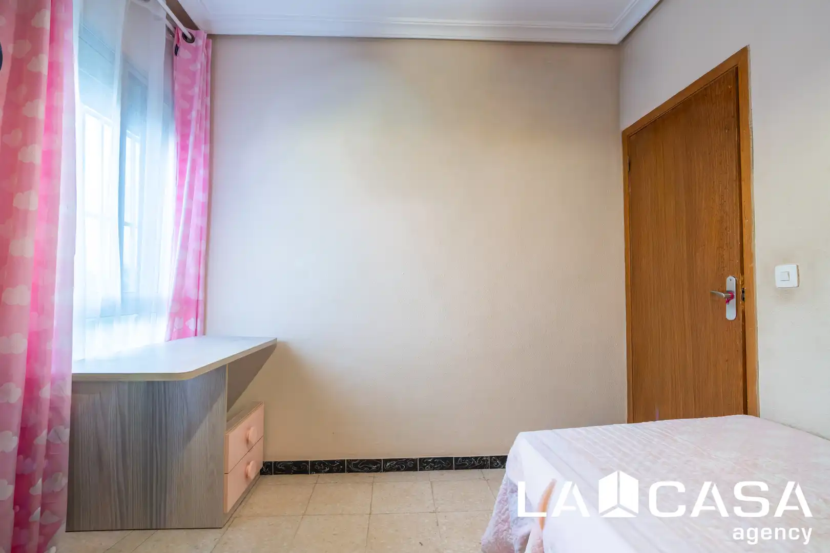 Habitación de Piso en venta en Dos Hermanas con Aire acondicionado, Terraza y Balcón