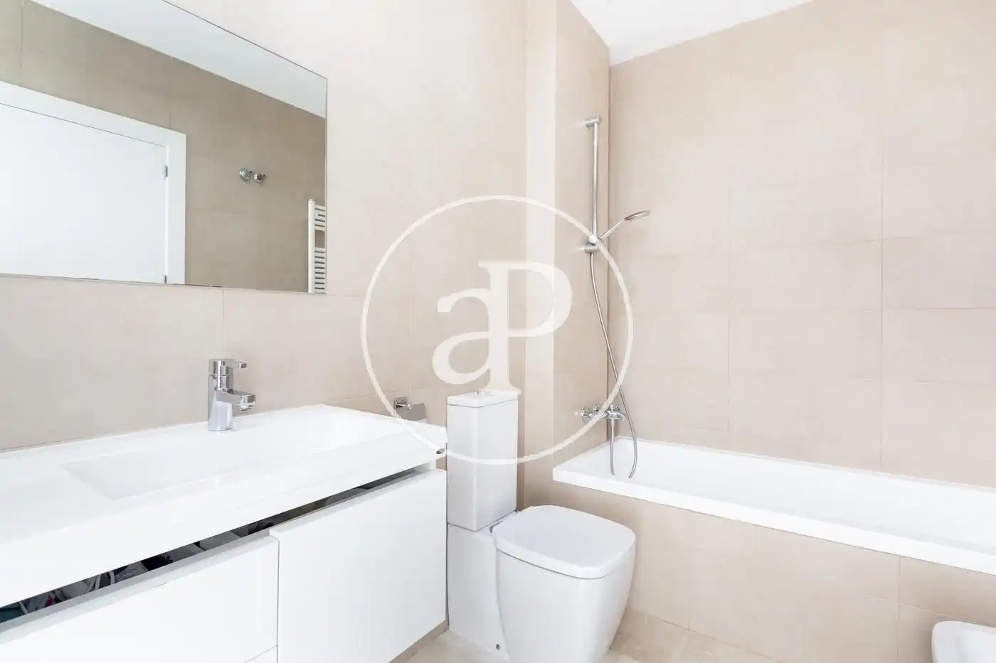 Bathroom of Houses for sale in Chiva  with Air Conditioner, Heating and Private garden