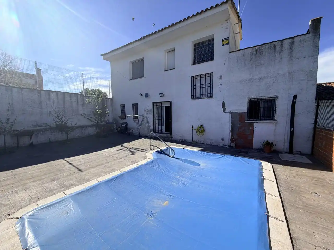 Vista exterior de Casa adosada en venta en El Carpio de Tajo con Aire acondicionado, Terraza y Piscina