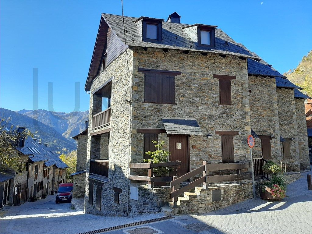 Vista exterior de Casa o xalet en venda en Naut Aran