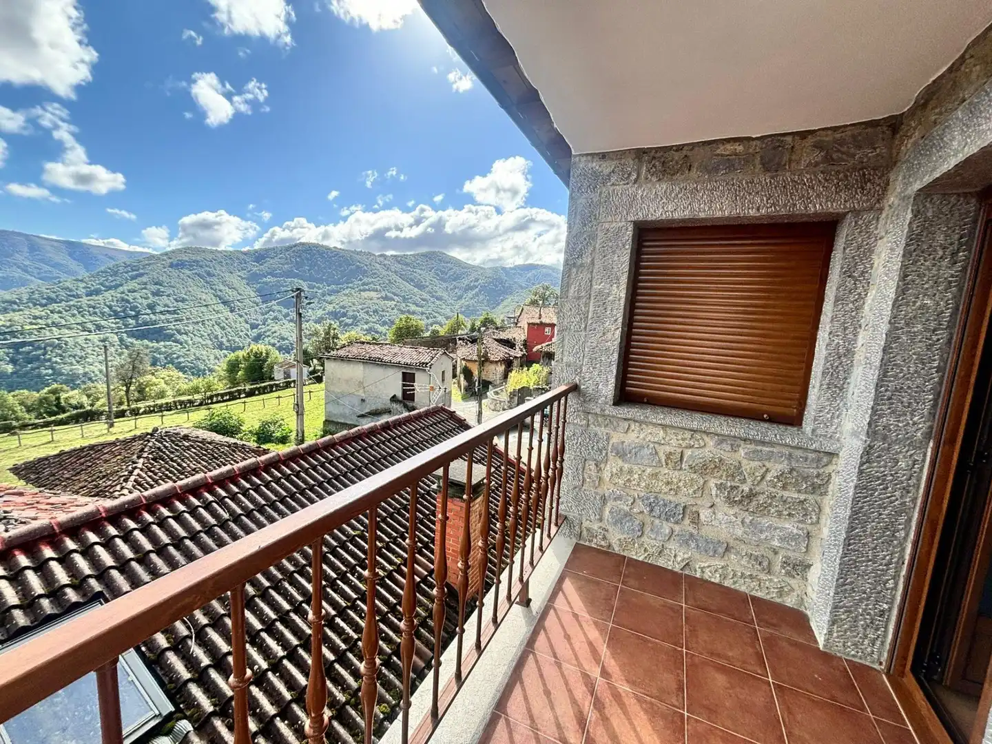 Terraza de Casa o chalet en venta en Quirós con Jardín privado, Parquet y Terraza