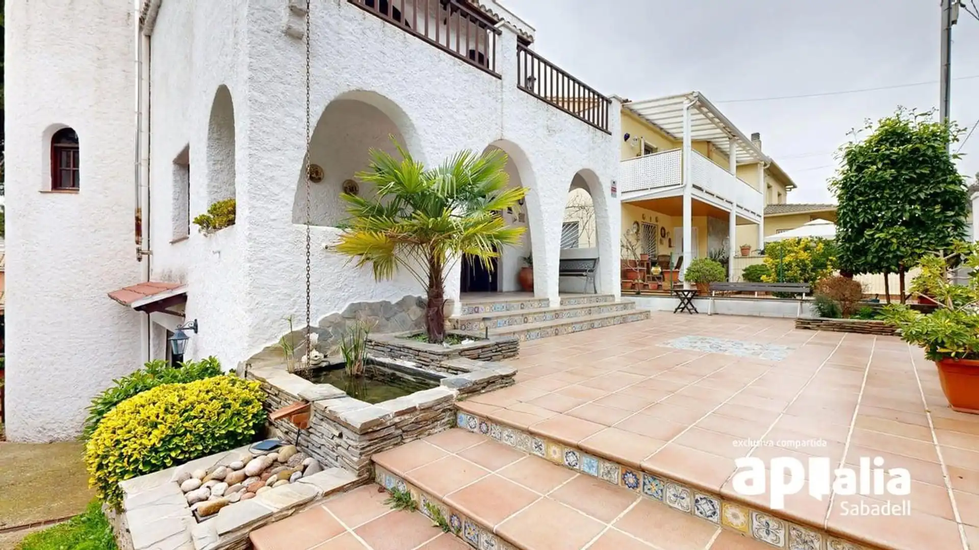 Vista exterior de Casa o chalet en venta en Barberà del Vallès con Terraza, Trastero y Balcón