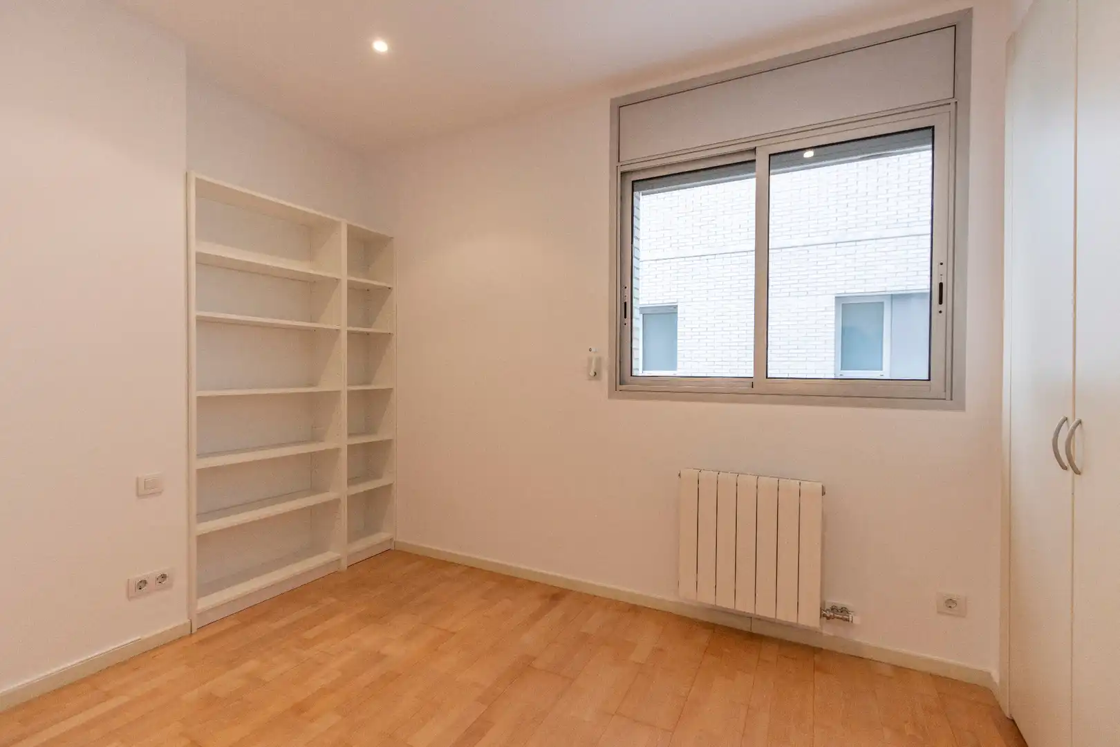 Schlafzimmer von Wohnung zum Verkauf in Barcelona mit Klimaanlage, Heizung und Parkett